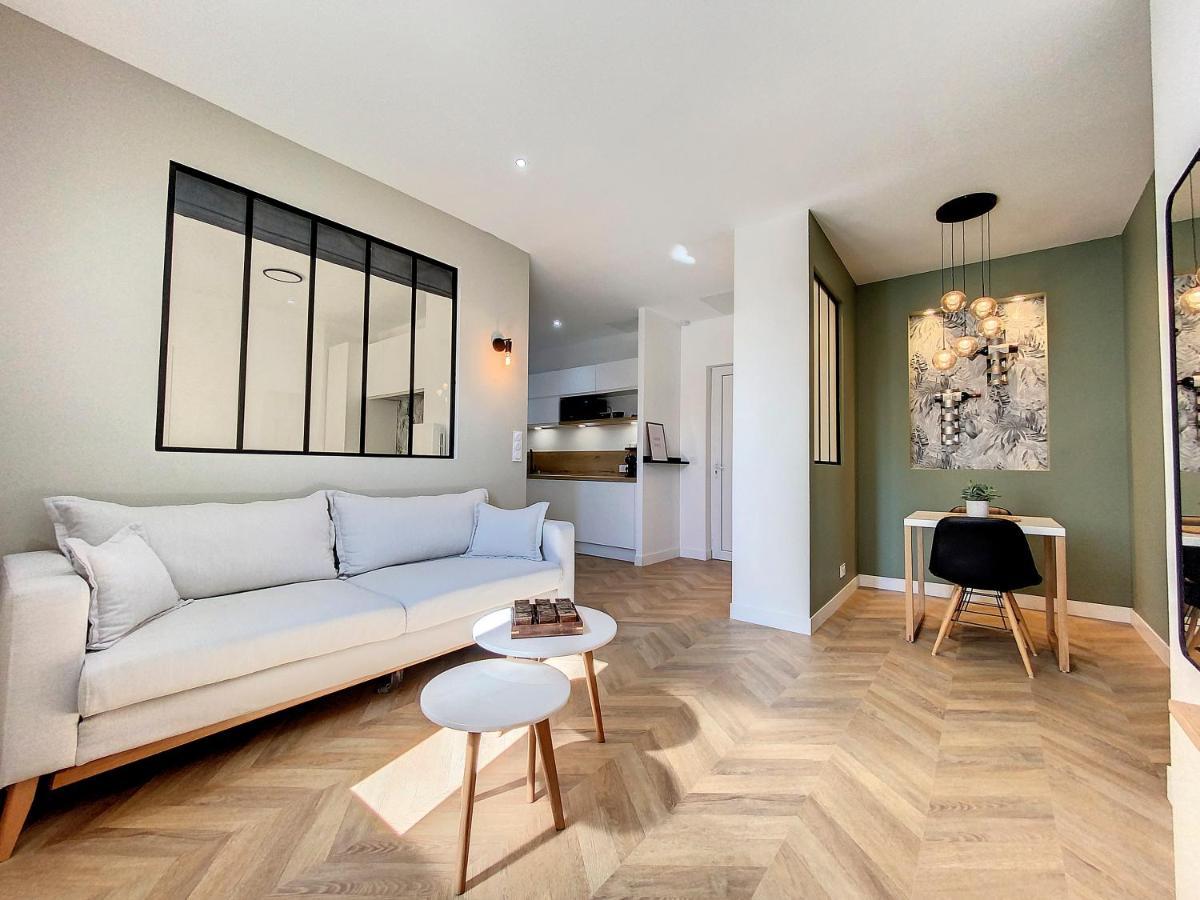 Appartchic - Appartement Standing - Plein Centre & Parking Prive Créon Exterior photo