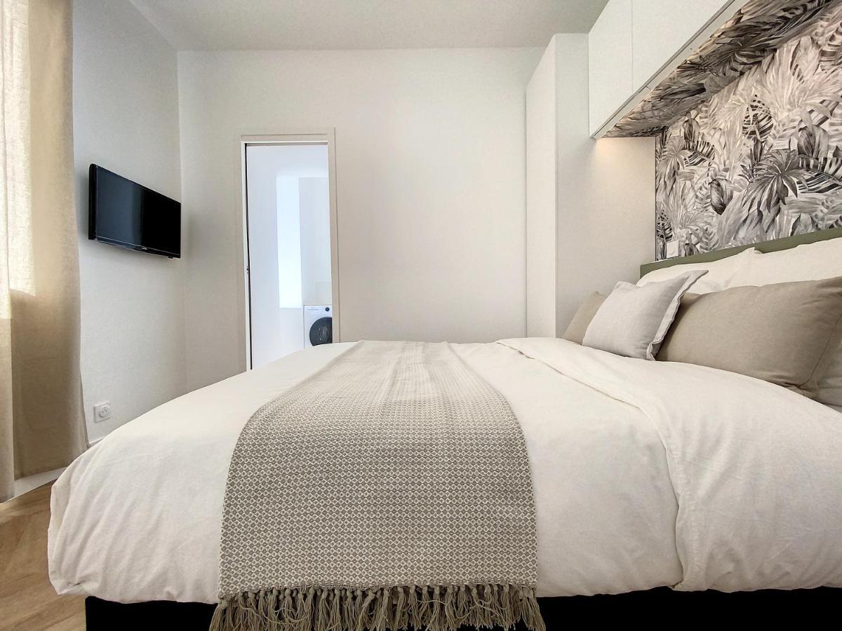 Appartchic - Appartement Standing - Plein Centre & Parking Prive Créon Exterior photo